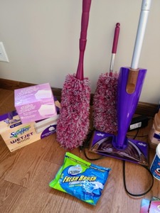lot 317 image: Variety of Household Cleaning Supplies