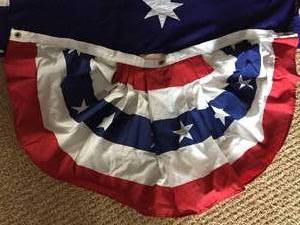 lot 313 image: Flag Lot