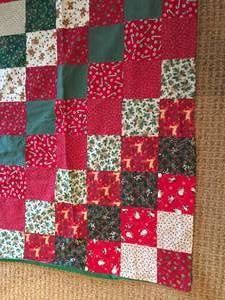 lot 324 image: Christmas Themed Quilt