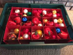 lot 327 image: Large Bin of Christmas Ornaments and a 1987 Santa Bear