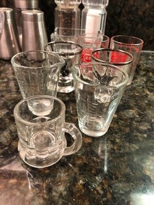 lot 179 image: Assorted Glassware