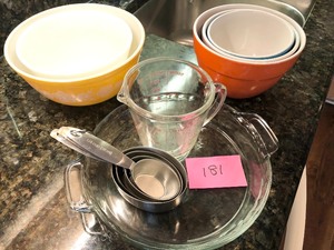 lot 181 image: Kitchen Bake Ware