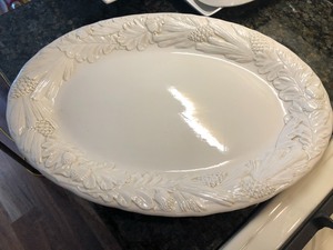 lot 178 image: Two Decorative Serving Platters