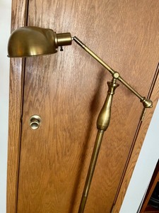 lot 82 image: Brass Floor Lamp