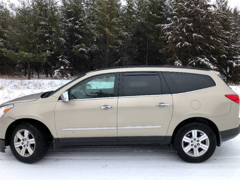 2010 Chevrolet Traverse LT  AWD  Fully Loaded