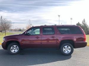 2010 Chevrolet Suburban LT - 2 Owner