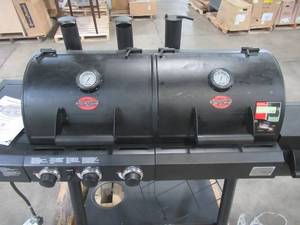 lot 312 image: Char-Griller Texas Trio 3-Burner Dual Fuel Grill with Smoker in Black 3070