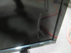 lot 24 image: TCL 65 Class 4K UHD LED Roku Smart TV HDR 4 Series 65S421