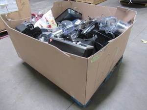 lot 214 image: WHOLESALE MIXED PALLET OF MISCELLANEOUS SMALL KITCHEN APPLIANCES