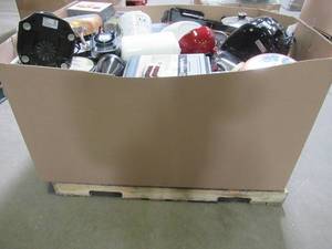 lot 219 image: WHOLESALE MIXED PALLET OF MISCELLANEOUS SMALL KITCHEN APPLIANCES, COOKWARE AND MORE