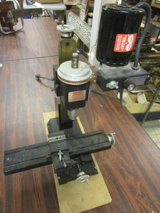 lot 809 image: SHERLINE VERTICAL MILLING MACHINE