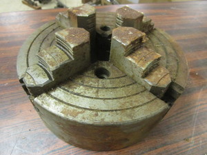 lot 815 image: FOUR JAW LATHE CHUCK