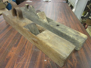 lot 819 image: VINTAGE WOODEN 24 BLOCK HAND PLANERS