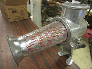 lot 826 image: MEAT GRINDER, WITH TABLE CLAMP