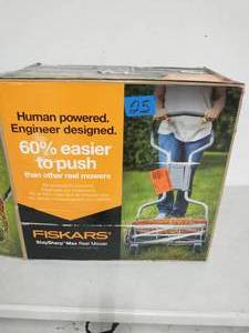 FISKARS 18 in. Cut Manual Push Non-Electric Walk Behind Reel Mower