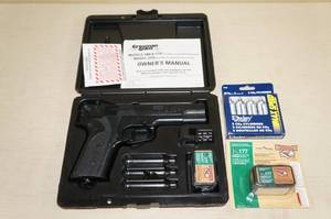 lot 129 image: Crosman 1008 Repeat Air Pellet Pistol
