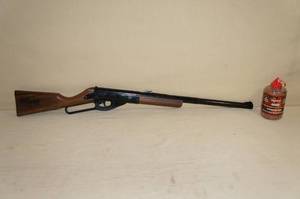 lot 128 image: Daisy 95B Firefighter Limited Edition BB Gun Rifle