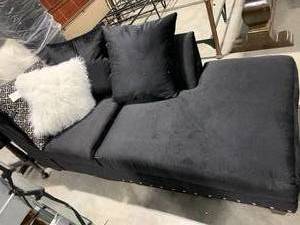 BLACK SECTIONALMINI COUCH