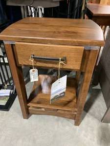 COUNTRY CLASSIC NIGHT STAND