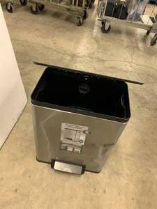 BETTER HOMES AND GARDENS TRASH CAN