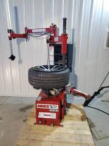 lot 2 image: Coats Tire Changer