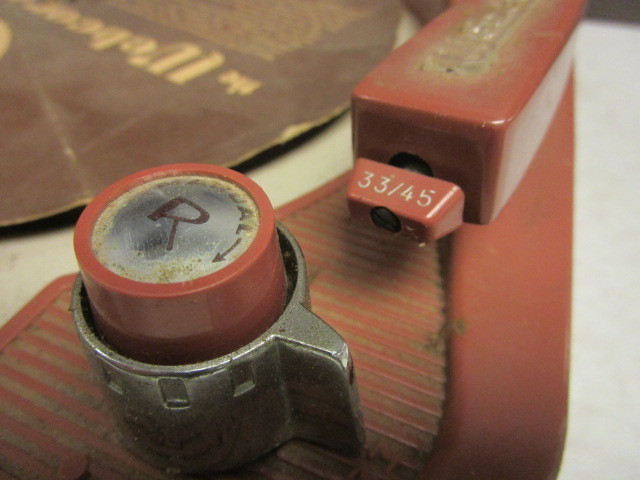 lot 924 image: VINTAGE WEBCOR DISK-CHANGER, MODEL 126