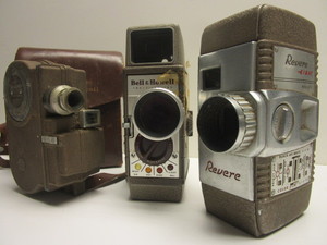 lot 908 image: 8 MM MOVIE CAMERAS