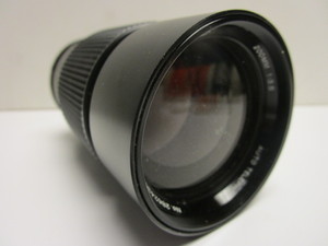 lot 910 image: VIVITAR 200MM 13.5 AUTO TELEPHOTO LENS, WITH CARRYING CASE
