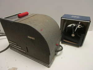 lot 915 image: VINTAGE ARGUS SPEED PRINTER AND TECHNISCOPE HEAD