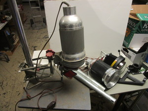 lot 917 image: VINTAGE DARKROOM PHOTO ENLARGERS