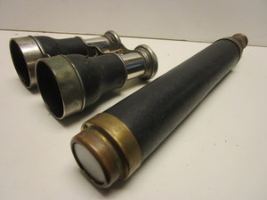 lot 919 image: VINTAGE SPYGLASS AND LE JOCKEY CLUB  (PARIS) OPERA GLASSES