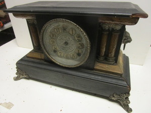 lot 925 image: VINTAGE WM L. GILBERT CLOCK CO. MANTLE CLOCK, 1908