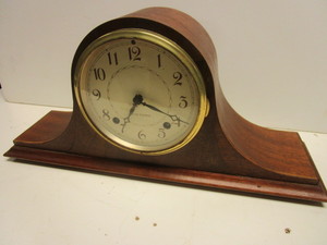 lot 926 image: VINTAGE SETH THOMAS MANTLE CLOCK