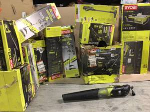 Lot of Ryobi indooroutdoor tools various models and conditions see pictures