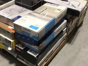 Pallet of assorted Branded Faucets various models and conditions customer returns see pictures