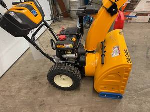 Cub CADET 2X 26 in. 243 cc Two-Stage Gas Snow Blower with Electric Start, Power Steering and Steel Chute in good conditions