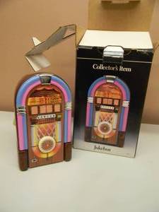 VINTAGE JIM BEAM JUKEBOX DECANTER - NEW IN BOX - GREAT PIECE - SEE PICTURES