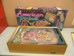 VINTAGE TOMY ELECTRONIC AMERICAN PINBALL GAME - IN BOX - SEE PICTURES