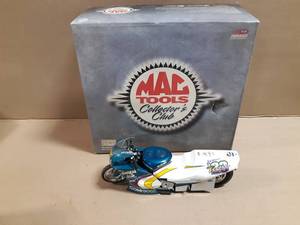MAC Tools 19 Scale Antron Brown 1999 Pro Stock Bike - ACTION