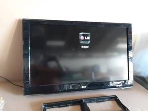 LG 42 LCD TV - Includes Wall Mount - No Base or Remote - Tested and Works