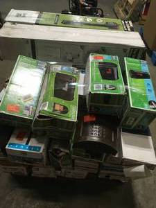 Pallet with assorted Mailboxes and Posts customer returns see pictures