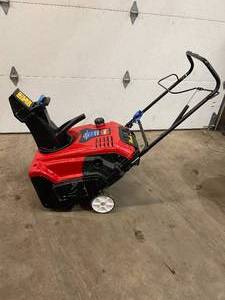 Toro Power Clear 721 E 21 in. 212 cc Single-Stage Self Propelled Electric Start Gas Snow Blower in working conditions