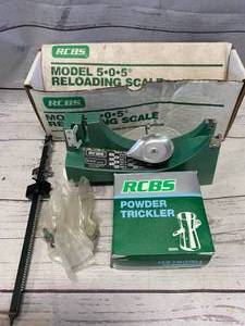 lot 83 image: Model 505 Reloading Scale