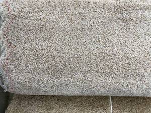 lot 975 image: 12 x 93 Carpet Remnant