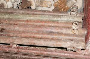 lot 78 image: Scaffolding - 4 Uprights, Crosses
