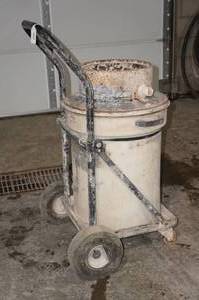 lot 31 image: Industrial Slurry Vac Tank on Cart