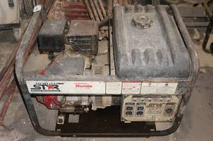 lot 25 image: North Star 8000 Watt Generator - Believed Broken