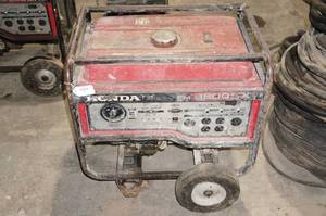 lot 23 image: Honda EM3800SX Gas Generator