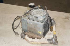 lot 47 image: Vacuum Pump with Pad