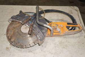 lot 59 image: Husqvarna Hydraulic Concrete Cut Off Saw - 15 Diamond Blade